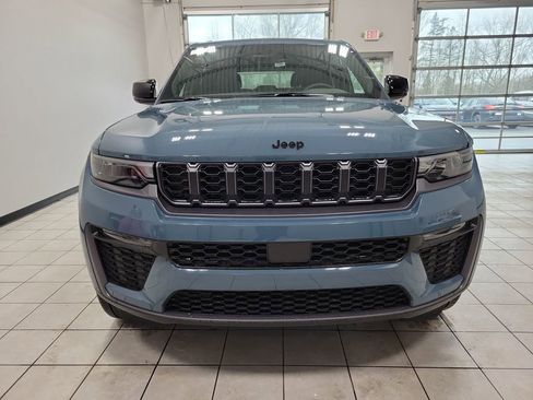 New 2026 Jeep Grand Cherokee Limited w/ Limited Altitude Package image 3