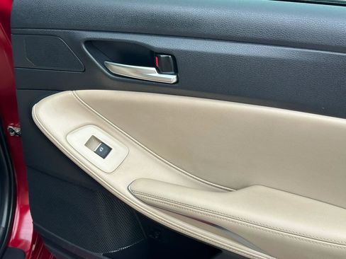 Used 2019 Toyota Avalon XLE w/ Moonroof Package image 22