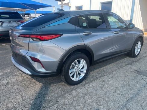 Used 2024 Buick Envista Preferred w/ Convenience I Package image 4