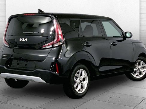 Certified 2025 Kia Soul LX w/ LX Technology Package FWD image 13