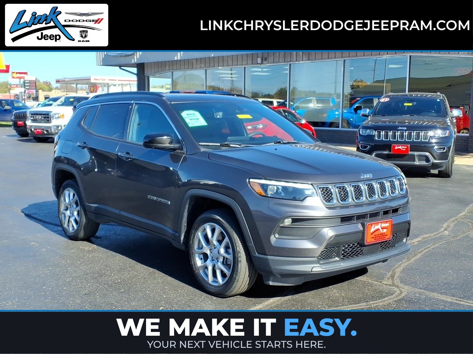 Used 2023 Jeep Compass Latitude w/ Sun and Sound Group AWD/4WD image 1
