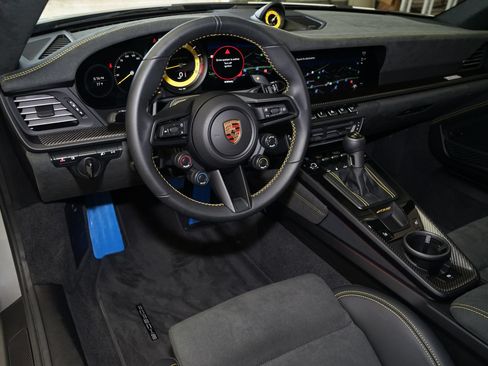 Used 2025 Porsche 911 GT3 RS RWD image 7