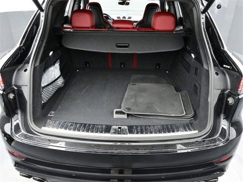 Used 2022 Porsche Cayenne Turbo S image 16