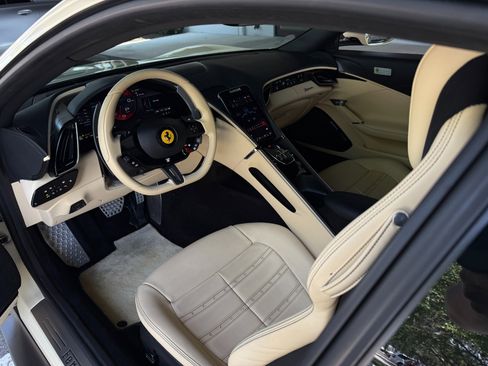 Used 2022 Ferrari Roma RWD image 22
