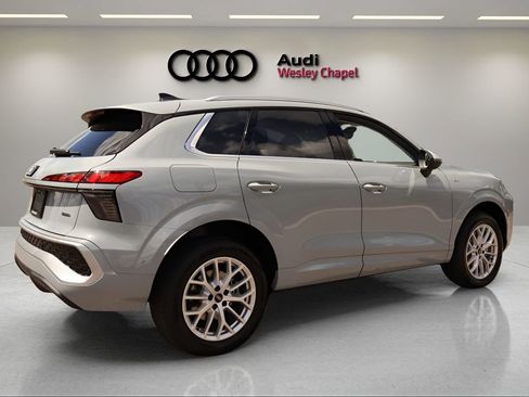 New 2026 Audi Q3 quattro 2.0T AWD/4WD image 5