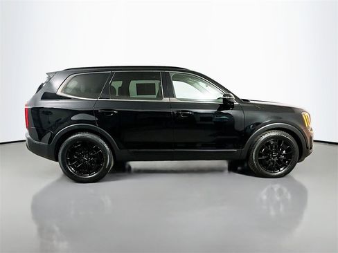 Used 2022 Kia Telluride SX w/ Nightfall Edition Package image 7