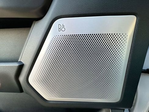 Used 2025 Ford F150 Lariat w/ Equipment Group 502A High image 25