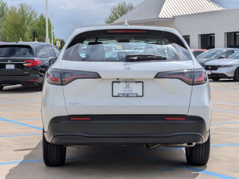 Used 2024 Honda HR-V LX image 7