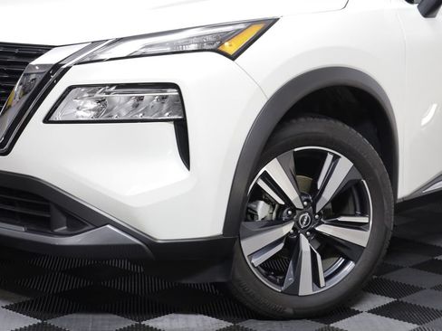 Used 2023 Nissan Rogue SL AWD/4WD image 3