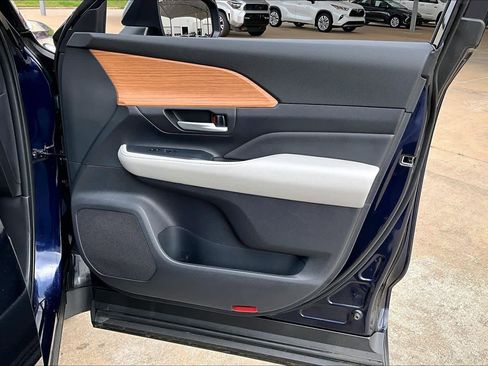 Used 2026 Toyota Grand Highlander Limited image 27