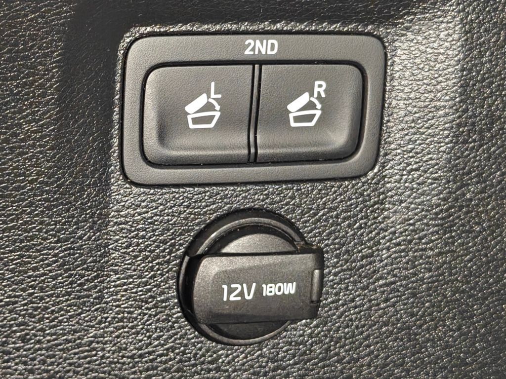 Used 2023 Kia Telluride EX w/ EX Captain's Chair Package AWD/4WD image 37