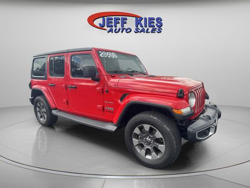 Used 2018 Jeep Wrangler Unlimited Sahara w/ LED Lighting Group AWD/4WD image 3