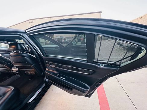 Used 2014 BMW 750Li 750Li 4dr Sedan RWD image 23
