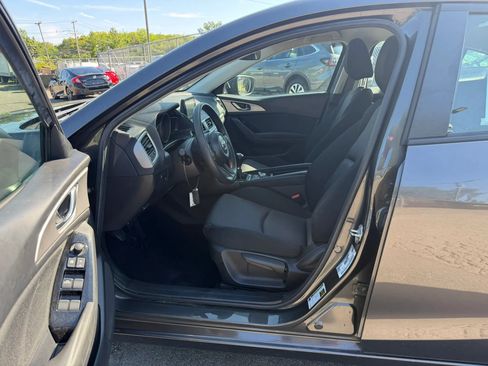 Used 2018 MAZDA MAZDA3 Sport FWD image 25