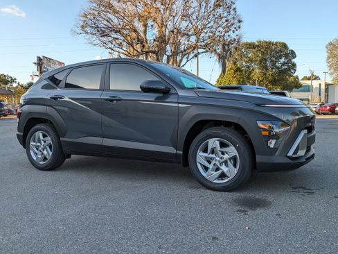 New 2026 Hyundai Kona SE image 2