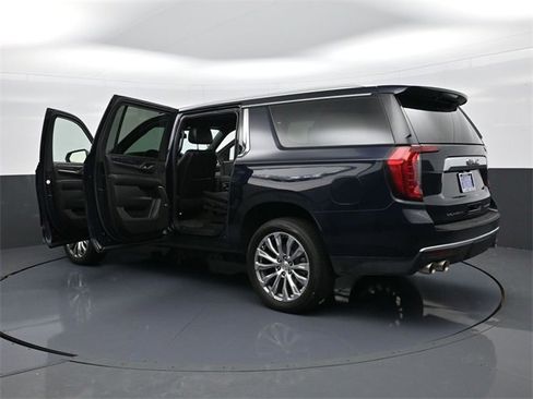 Used 2023 GMC Yukon XL Denali image 29