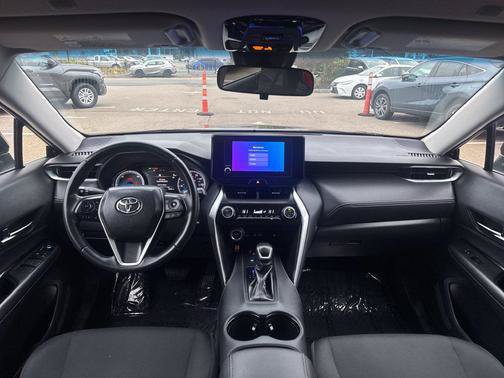 Used 2023 Toyota Venza LE AWD/4WD image 12
