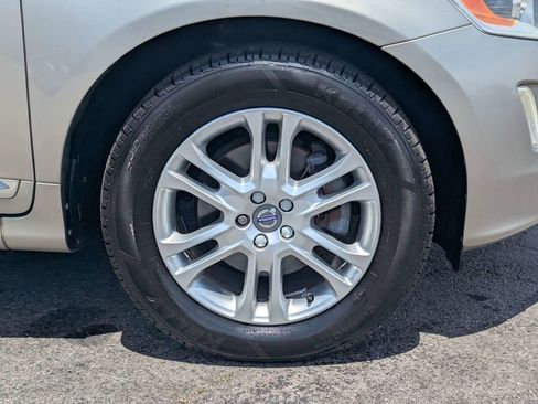 Used 2016 Volvo XC60 T5 Premier w/ Proximity Package FWD image 13