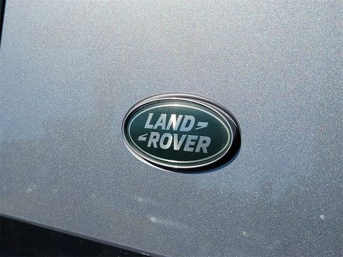 Used 2024 Land Rover Defender 110 X-Dynamic SE image 8