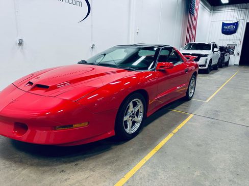 Used 1997 Pontiac Firebird Trans Am RWD image 19