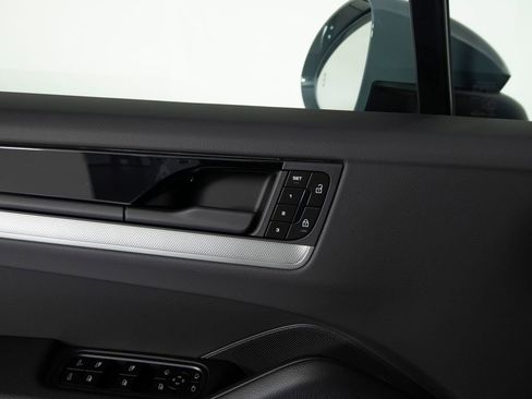 New 2026 Porsche Cayenne image 20