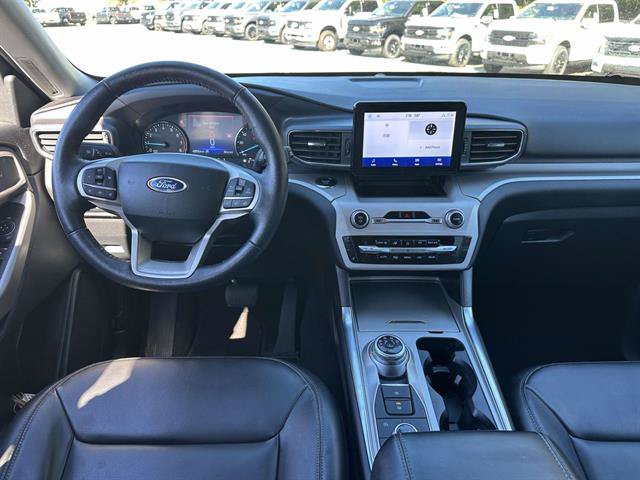 Used 2023 Ford Explorer XLT w/ Equipment Group 202A AWD/4WD image 36