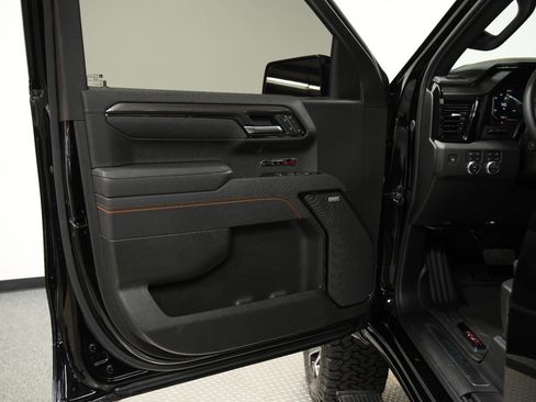 Used 2025 GMC Sierra 1500 AT4 w/ AT4 Premium Package image 24