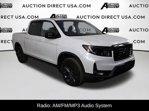 Used 2021 Honda Ridgeline Sport image 2