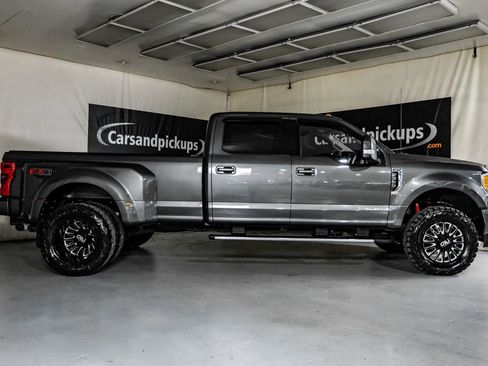 Used 2017 Ford F350 Lariat w/ Lariat Value Package image 6