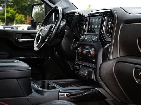 Used 2020 Chevrolet Silverado 2500 LTZ w/ LTZ Premium Package image 35