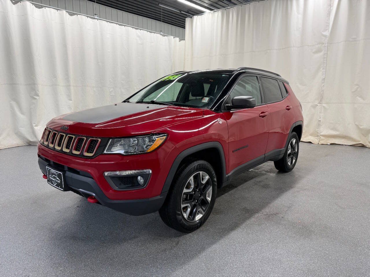 Used 2018 Jeep Compass Trailhawk w/ Cold Weather Group AWD/4WD image 1