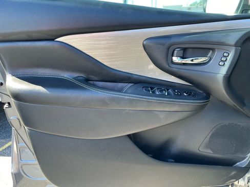 Used 2018 Nissan Murano SL w/ Midnight Edition Package image 8