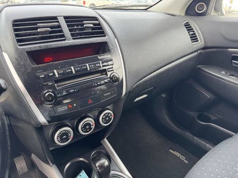 Used 2011 Mitsubishi Outlander Sport SE image 11