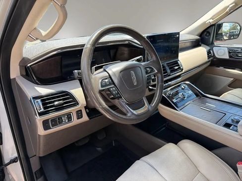 Used 2022 Lincoln Navigator L Reserve RWD image 17