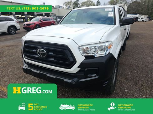 Used 2022 Toyota Tacoma SR image 1