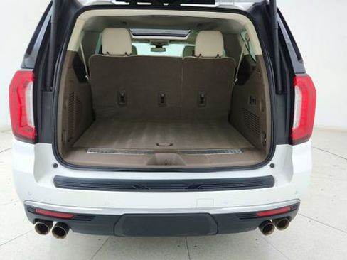Used 2022 GMC Yukon XL Denali AWD/4WD image 14