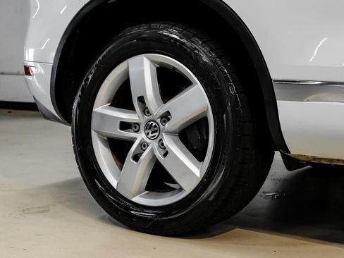 Used 2014 Volkswagen Touareg VR6 AWD/4WD image 63