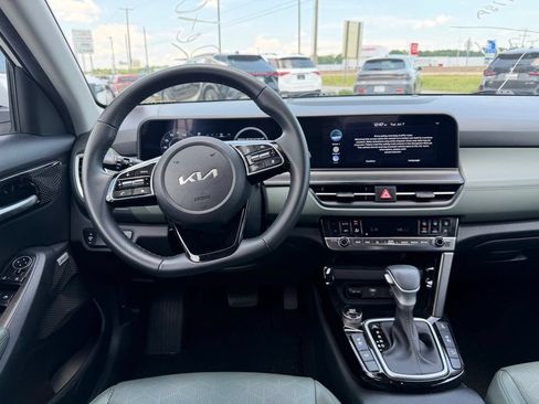 Certified 2024 Kia Seltos SX w/ SX Sunroof Package AWD/4WD image 16