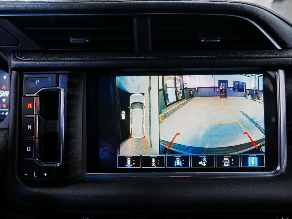 Used 2022 GMC Yukon XL Denali AWD/4WD image 19