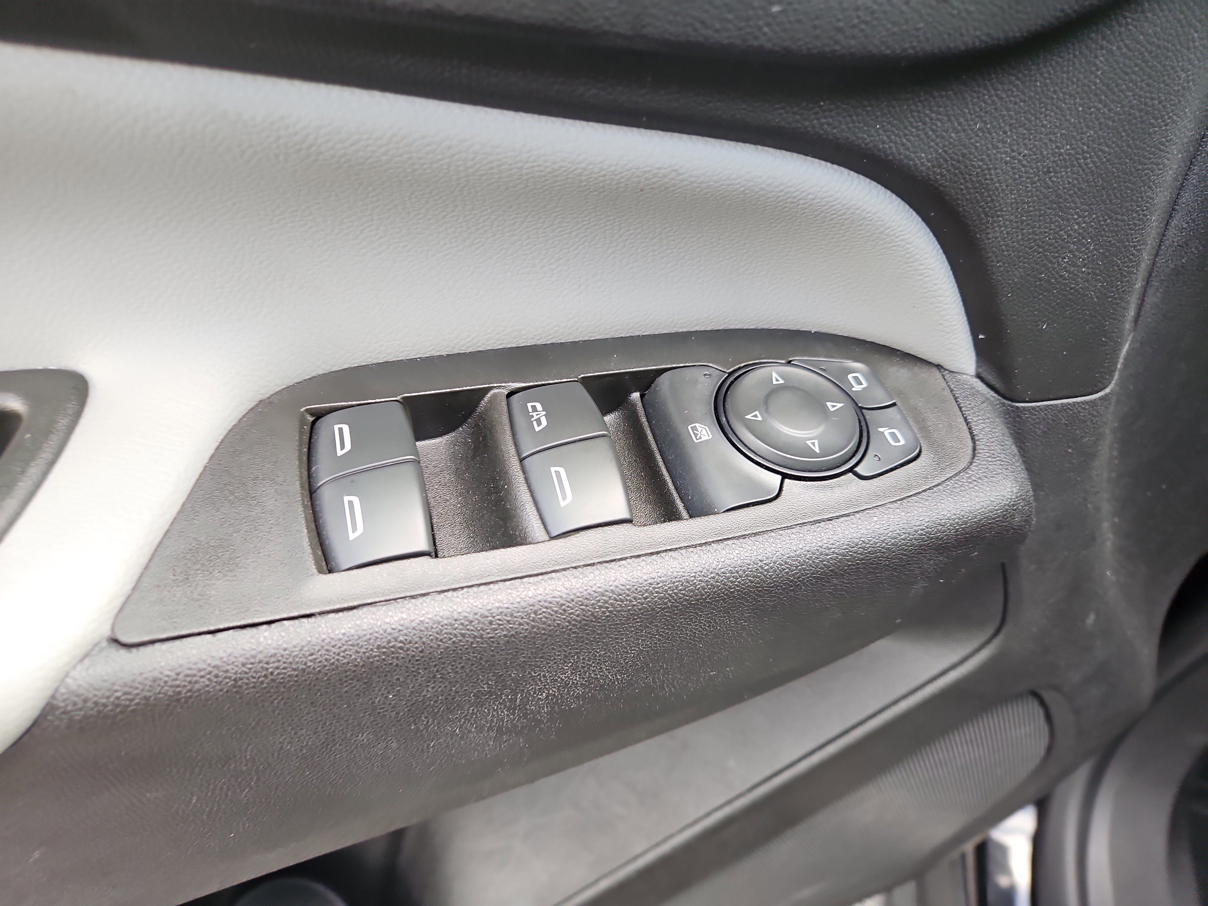 Certified 2024 Chevrolet Equinox LS w/ LS Convenience Package FWD image 17