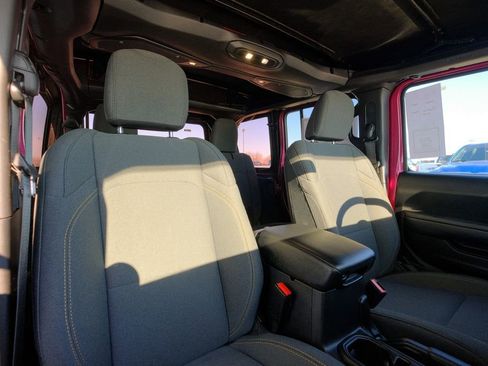 Used 2024 Jeep Wrangler Sport image 15