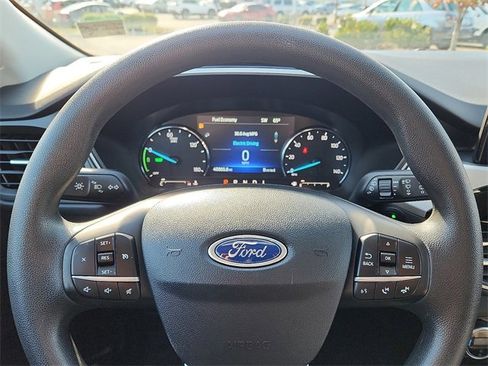 Used 2021 Ford Escape SE image 16