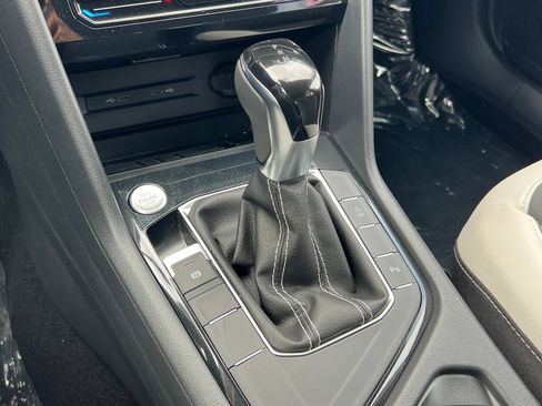 New 2025 Volkswagen Taos SE image 14