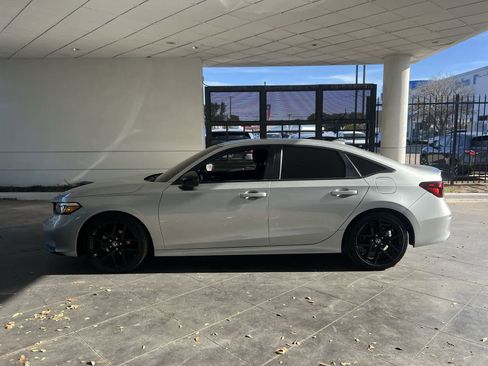 Used 2025 Honda Civic Sport image 3