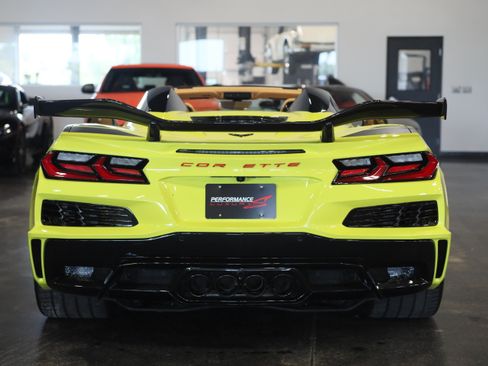Used 2023 Chevrolet Corvette Z06 w/ Z07 Performance Package RWD image 7