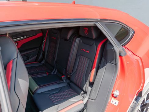 Used 2024 Lamborghini Urus S AWD/4WD image 12