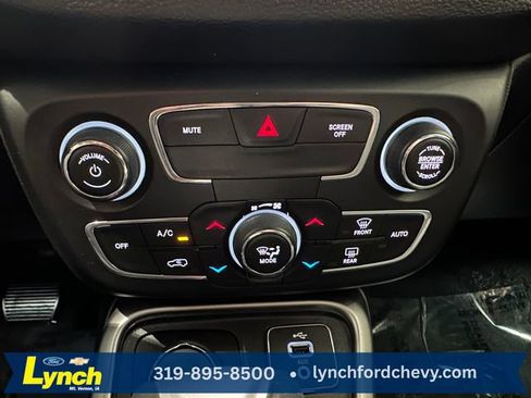 Used 2018 Jeep Compass Latitude w/ Popular Equipment Group AWD/4WD image 11