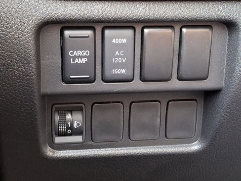 Certified 2024 Nissan Titan SV w/ SV Bronze Edition Package image 28