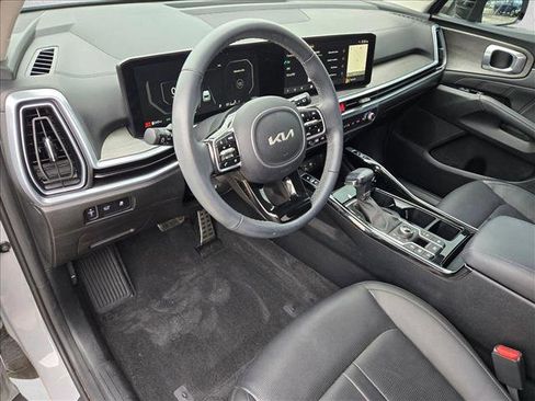 Used 2025 Kia Sorento SX image 10