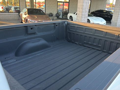 Used 2019 Chevrolet Silverado 1500 Custom w/ Custom Convenience Package AWD/4WD image 16